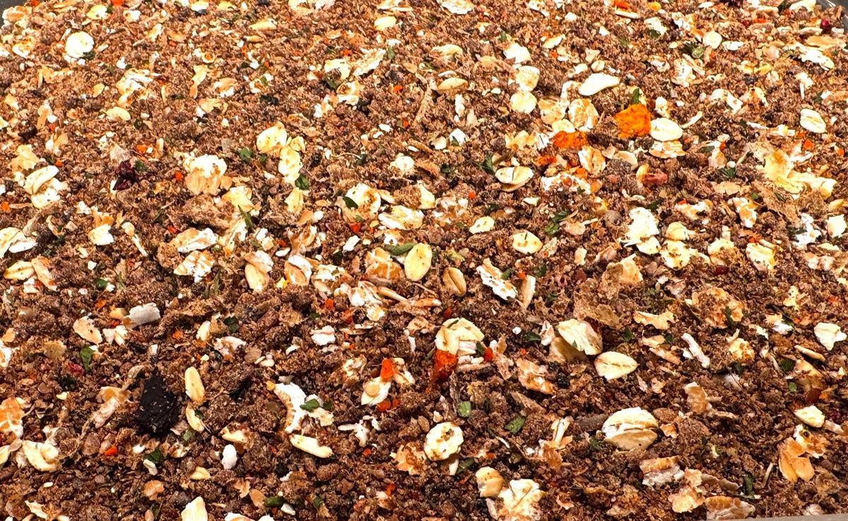 Trockenbarf Wild & Lamm mit Ziegenmilch & Rothirschgeweih
